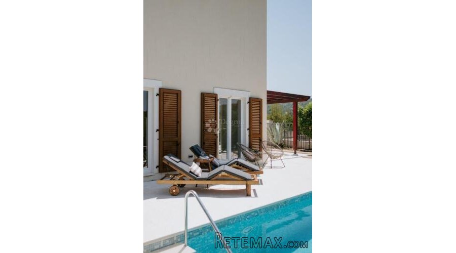 Sofisticirana Vila s bazenom i panoramskom rooftop terasom u - 3