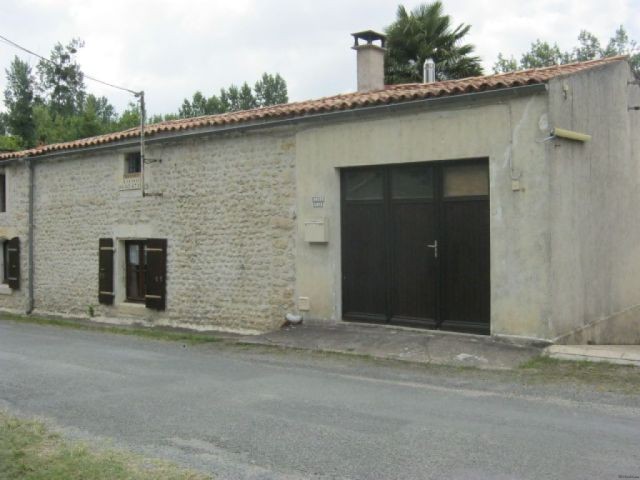 Pretty renovated Charentaise house with..