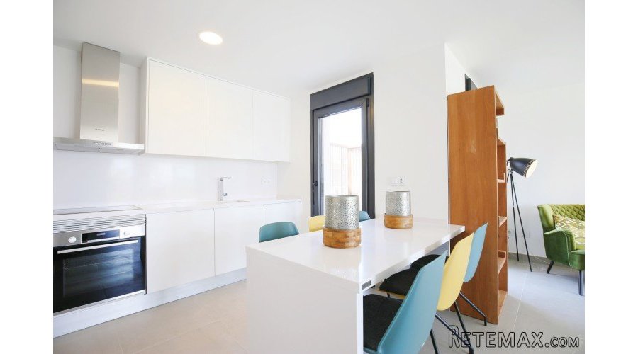 This wonderful semi-detached villa can be found in walkable.. - 5