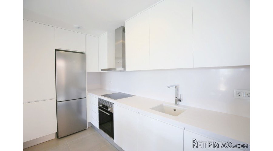 This wonderful semi-detached villa can be found in walkable.. - 6