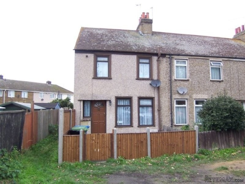 2 bedroom house in Sheerness, ISLE OF..