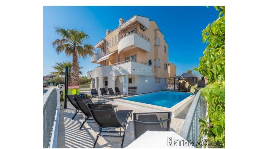 Villa s bazenom u Privlaci - 2