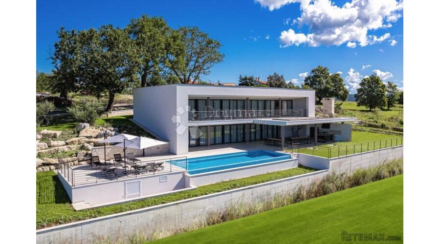 ATRAKTIVNA VILLA S BAZENOM I OTVORENIM POGLEDOM NA MORE