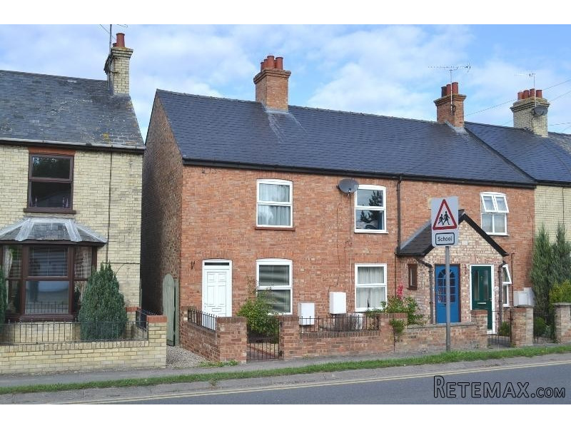 2 bedroom end of terrace house to rent