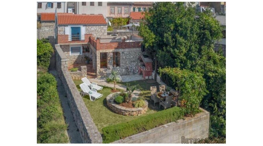 Crikvenica,autohtona kamena kuća s panoramskim pogledom na m