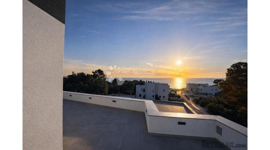 Petrčane - Ekskluzivni penthouse 109 m², 80m od mora