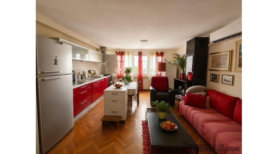 PRILIKA !!! 142 m² | parkirno mjesto | ostava | strogi centa - 2
