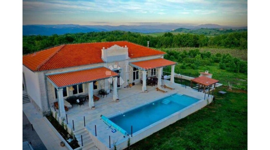 RASKOŠNA VILLA S POGLEDOM