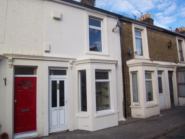 2 bedroom house in SHEERNESS