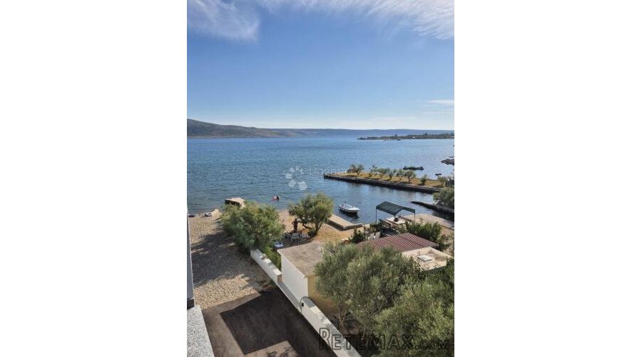 Seline/Starigrad - dvosoban stan 20 m od mora S6 - 2