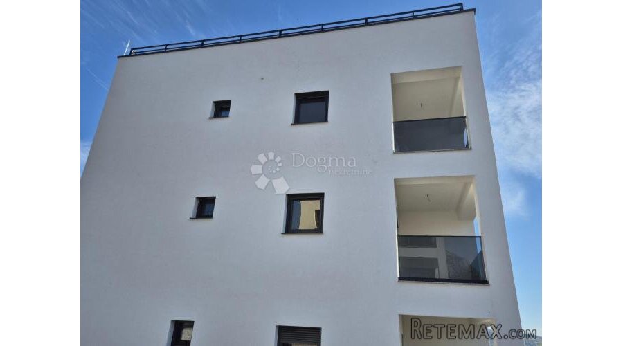 Seline/Starigrad - dvosoban stan 20 m od mora S4 - 2
