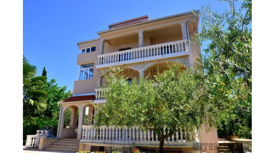 MALINSKA - APARTMANSKA KUĆA SA 6 APARTMANA