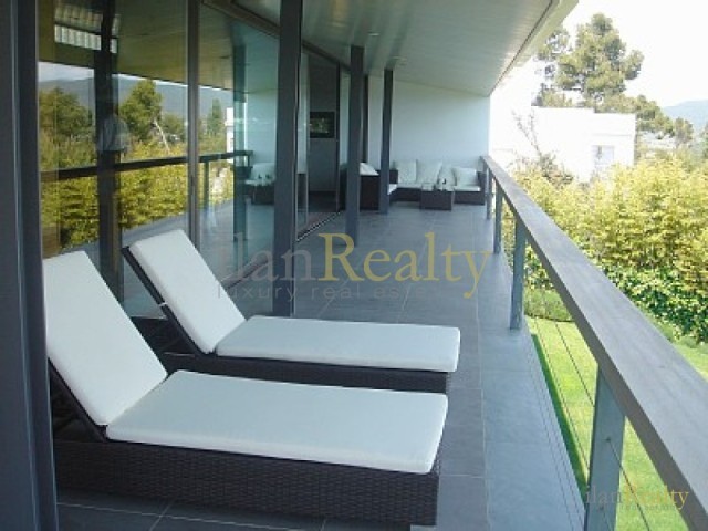 Extraordinary property ideally located.. - 2