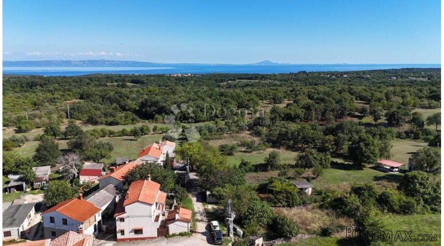 Duplex -Dvije kuće sa ljetnom kuhinjom i garažom