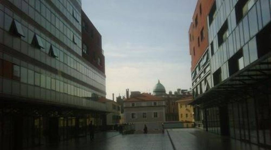 CENTAR GRADA, P.P. 52m2 U PRIZEMLJU SA IZLOGOM - 2