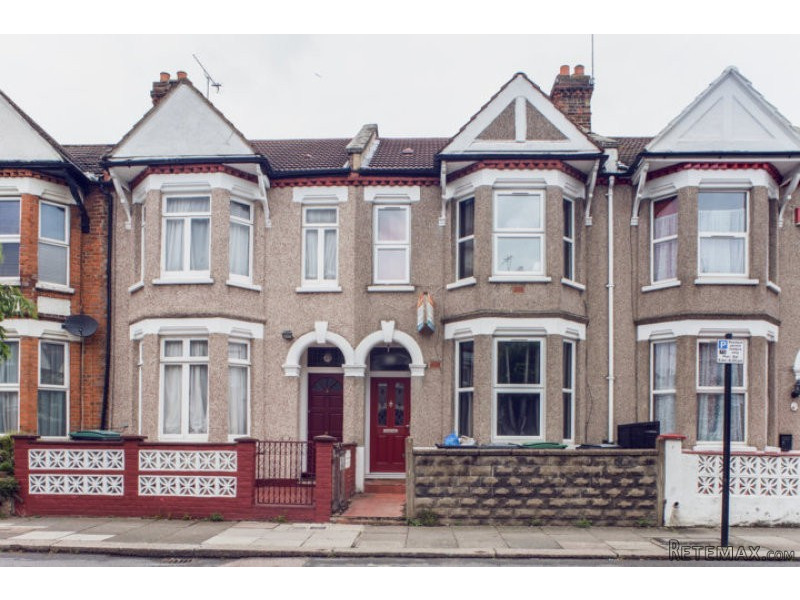 Single with double bed near Tottenham.. - 2