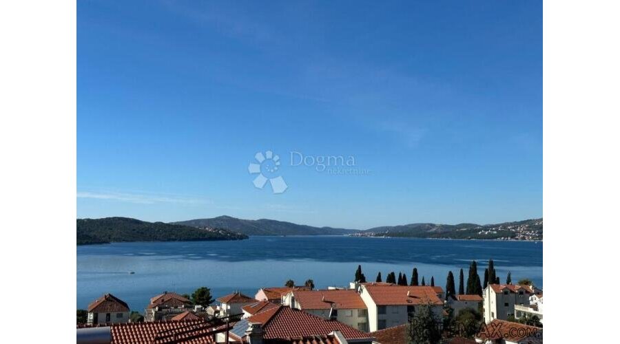 OKRUG GORNJI, KUĆA 400 m², 150 m OD MORA, PRILIKA