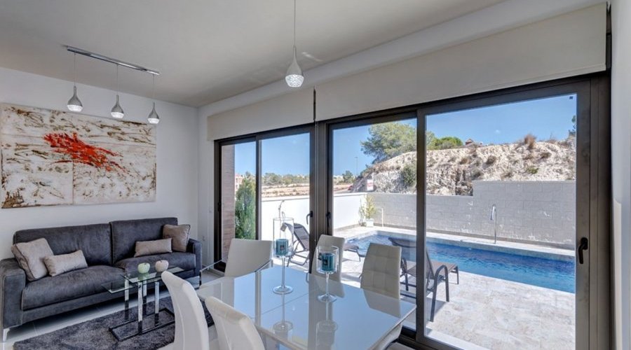 Beautiful villa located in San Miguel de Salinas. The villa..