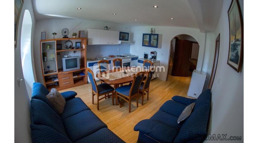 Karlobag, uređena kuća od 265m2, 2. red od mora - 5