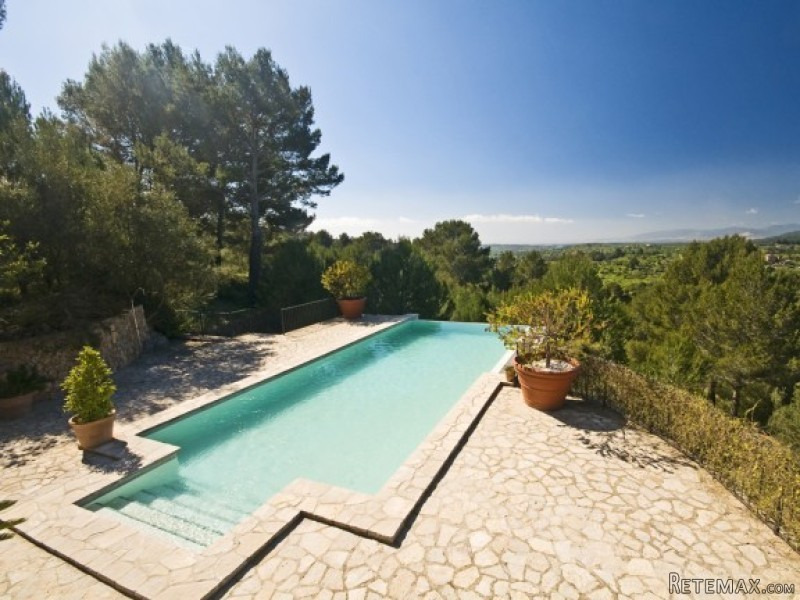Country Estate With Views Over The..