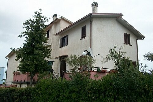 Large property close to the coast.. - 2