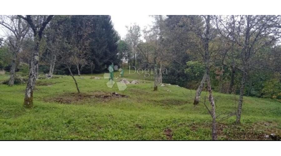 Zanimljivo zemljište s potencijalom u Osojniku