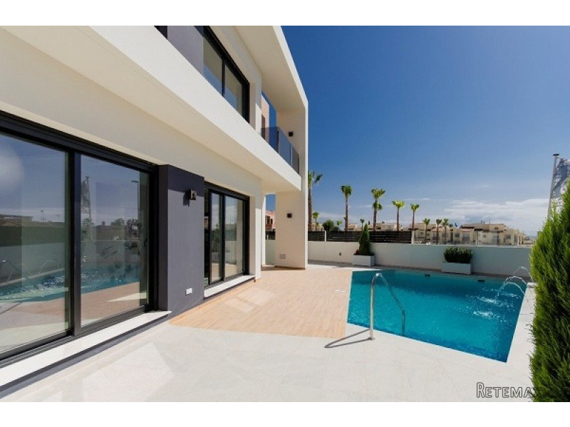 4 Bedroom Detached Villa