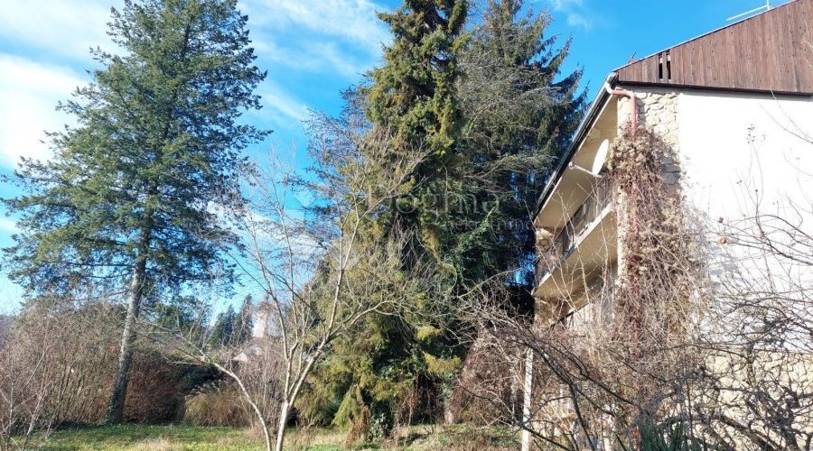 Kuća sa velikim potencijalom - 3