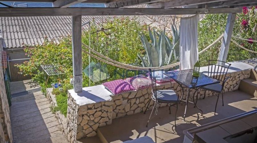 Vis, Milna, 430m2, kuća sa 4 apartmana, izvrsna lokacija - 5