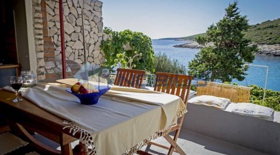 Vis, Milna, 430m2, kuća sa 4 apartmana, izvrsna lokacija - 6