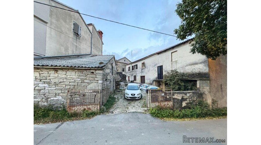 Pazin okolica - prekrasna starina za djelomičnu adaptaciju!