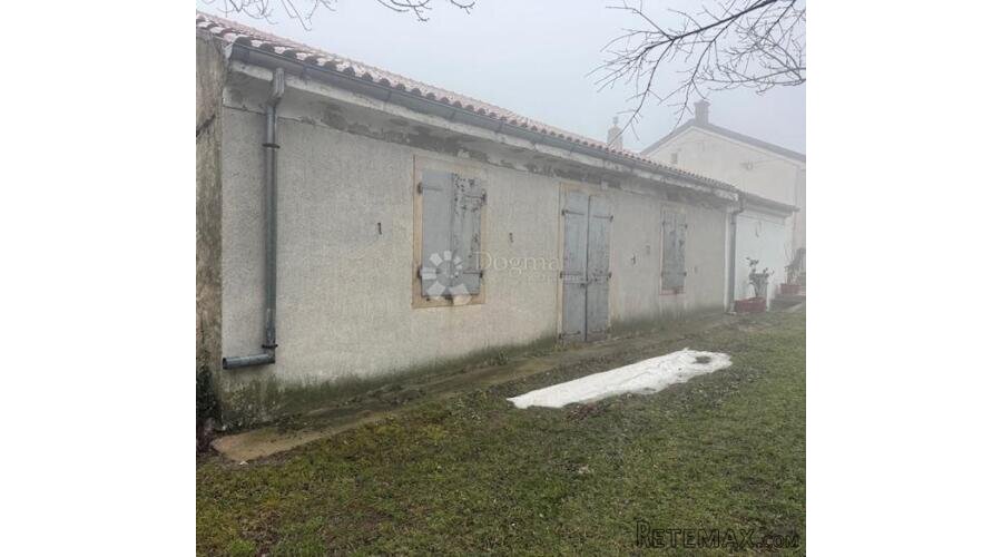 Kuća/starina sa prostranom okućnicom!