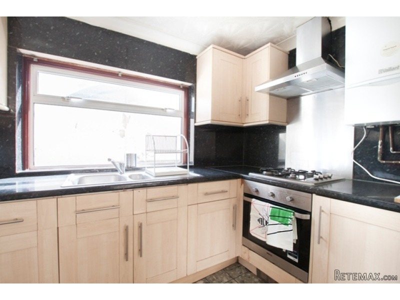 Single with double bed near Stratford.. - 2
