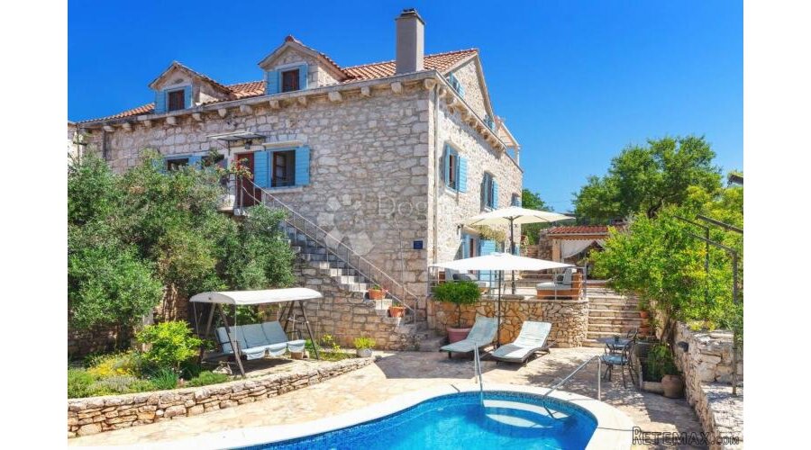 Predivna kamena vila- Milna, Brač