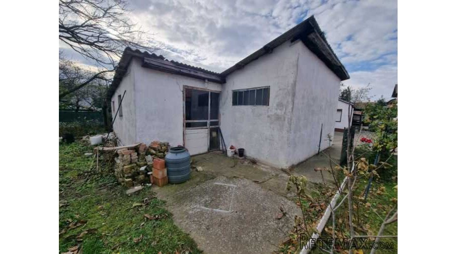 Kuca i pomocni objekti 220m2,plac 11ari - 3