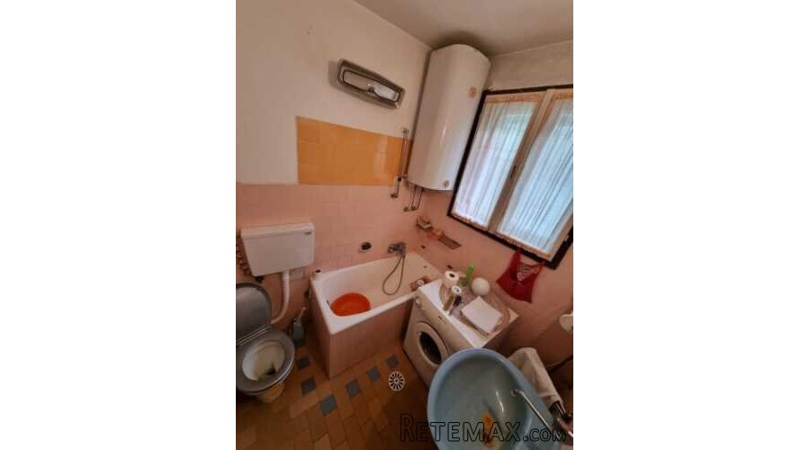 Kuca i pomocni objekti 220m2,plac 11ari - 5
