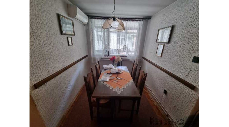 Kuca i pomocni objekti 220m2,plac 11ari - 8