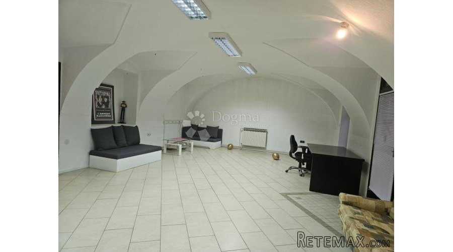 STAN U SAMOM CENTRU GRADA - 2