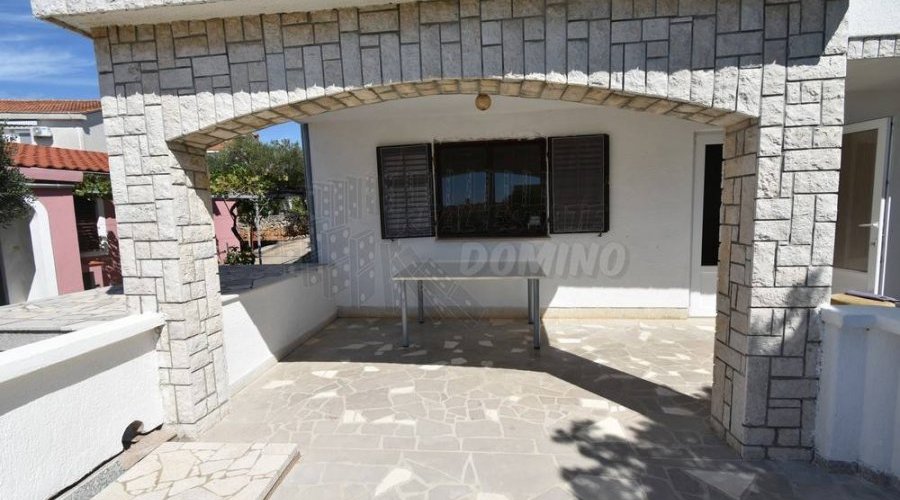 Kuća s lijepim vrtom i pogledom, grad Krk! - 11