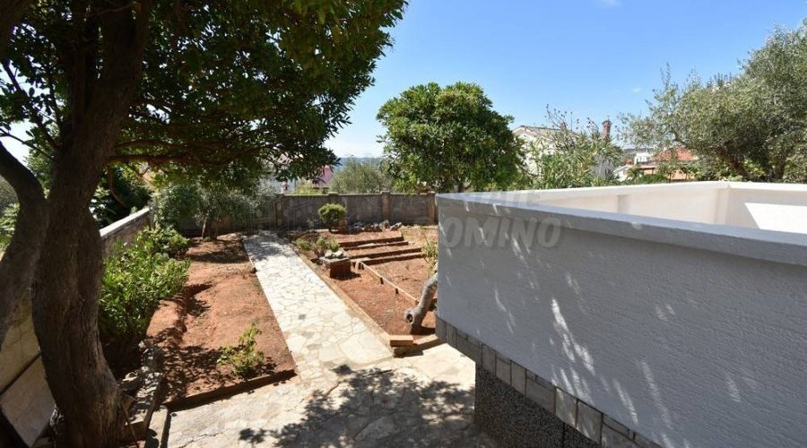 Kuća s lijepim vrtom i pogledom, grad Krk! - 12