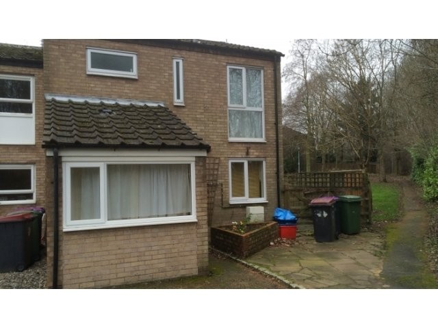 Company Let Available Five Bedroom..