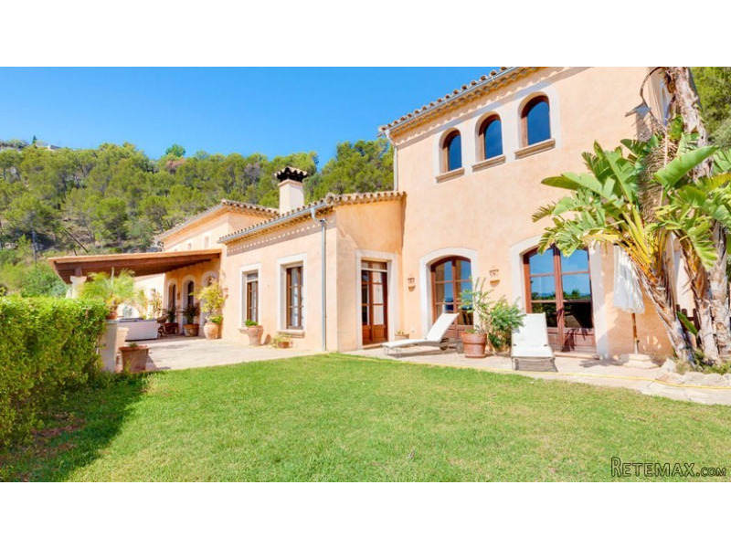 Magnificent finca with fabulous views..
