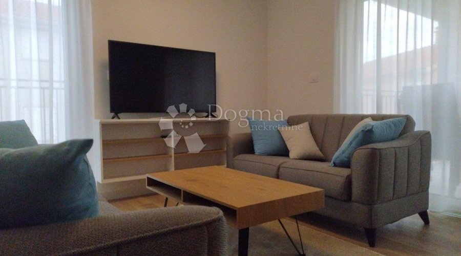 MODERNI VELIKI APARTMAN - MALINSKA - 350M OD MORA - 2