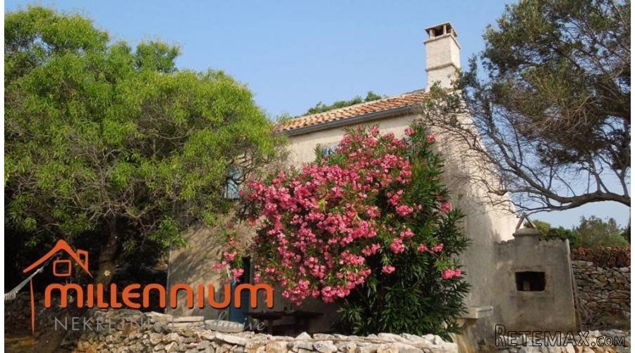 Otok Cres, kućica okružena s čak 77.300m2 zemljišta - 2