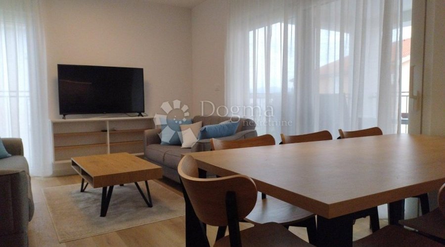 MODERNI VELIKI APARTMAN - MALINSKA - 350M OD MORA - 3