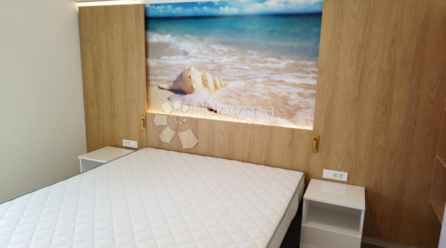 MODERNI VELIKI APARTMAN - MALINSKA - 350M OD MORA - 9