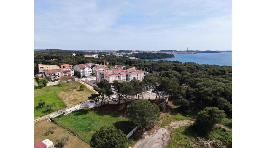 ISTRA ,ROVINJ -MODERNA VILA SA PROSTRANOM OKUĆNICOM ! - 3