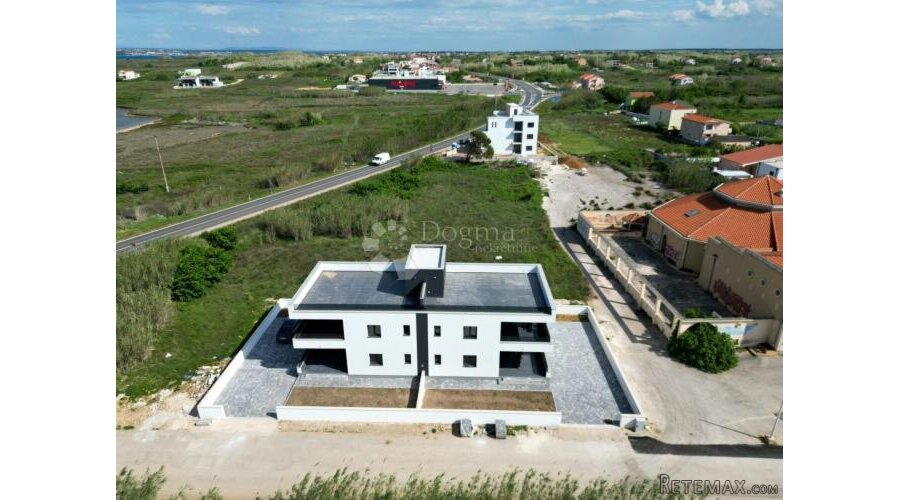 PRIVLAKA - MODERAN PENTHOUSE - KROVNA TERASA