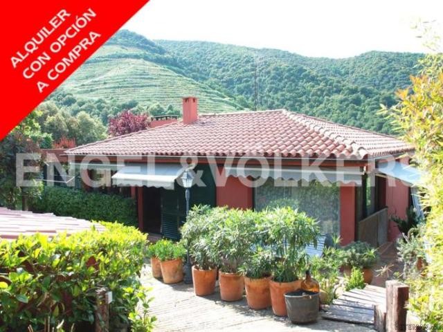 "Tuscany" style, rent with buy option
