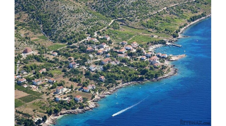 Poljoprivredno zemljište Zavala - 23400m2